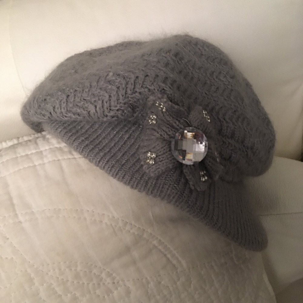 Soft grayish purple brimmed slouch hat - like new